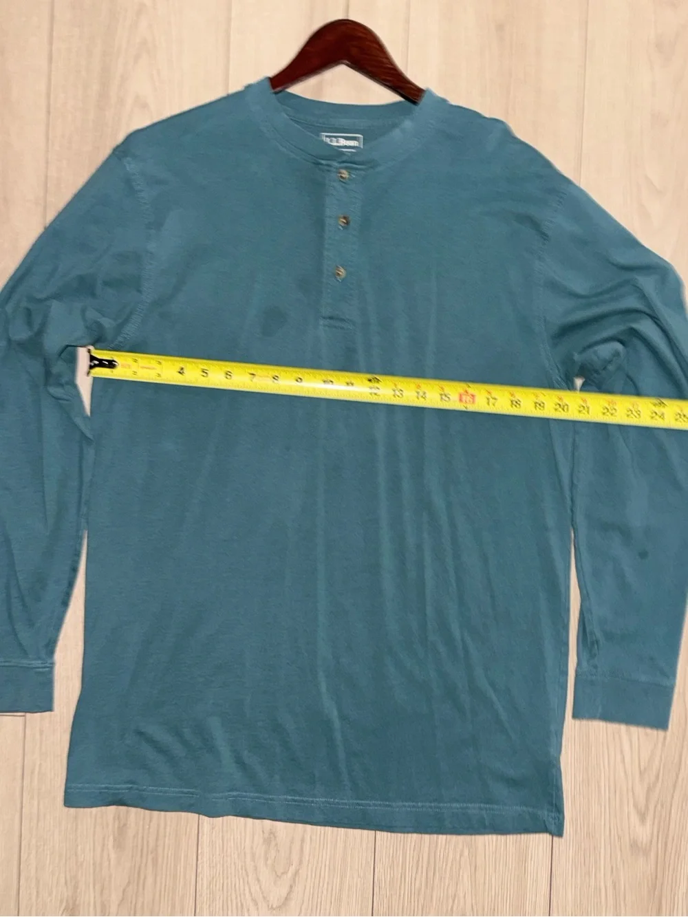 LL Bean Mens M Tall Carefree Unshrinkable Tee Traditional Fit L-Sleeve Henley